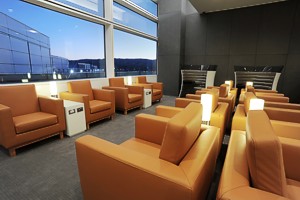 cathay opens SFO lounge 2