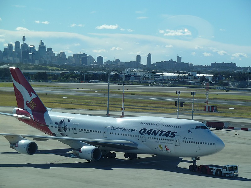 qantas emirates alliance