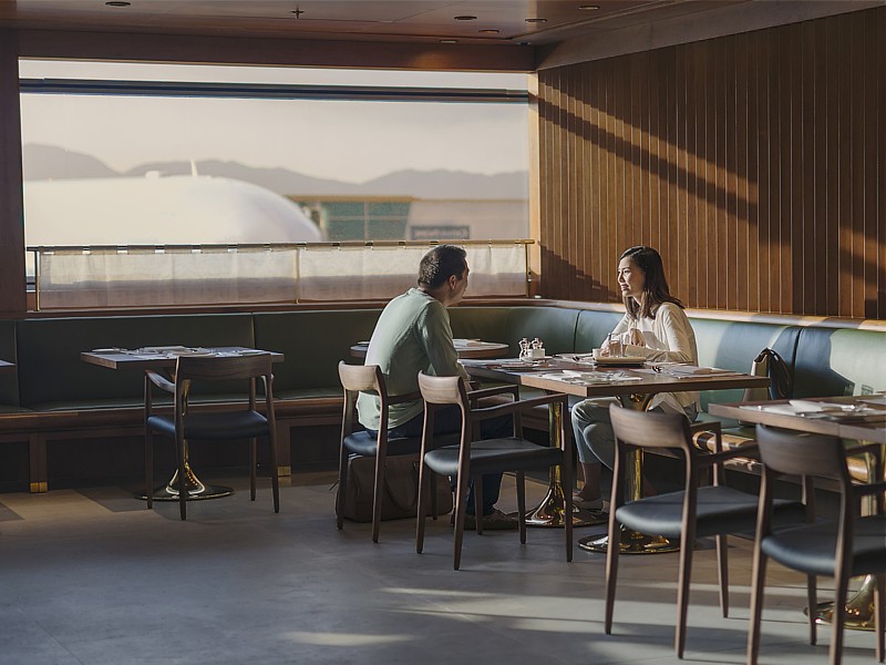 cathaypacific hongkong wing first lounge 1