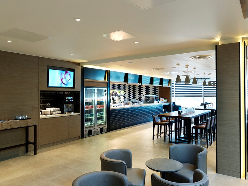 heathrow terminal4 plaza lounge 8