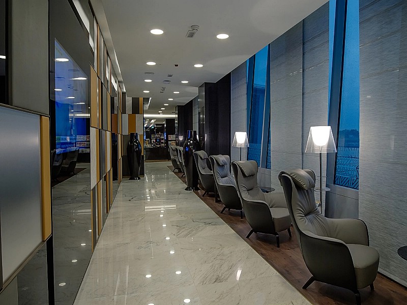 alitalia lounge rome milan 6