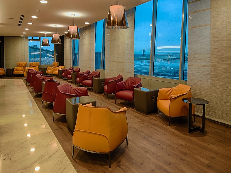 alitalia lounge rome milan 7