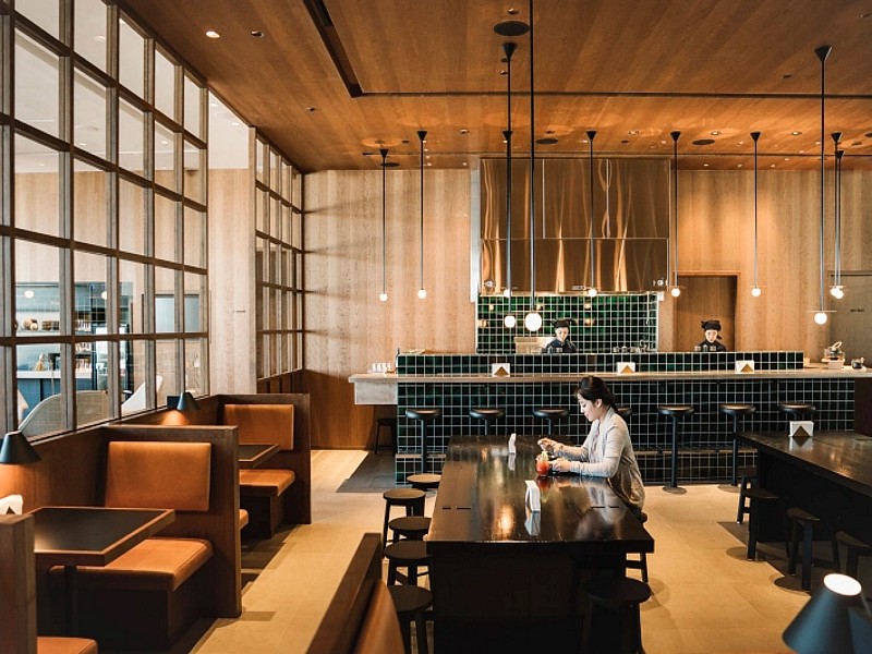 cathay pacific vancouver lounge 2
