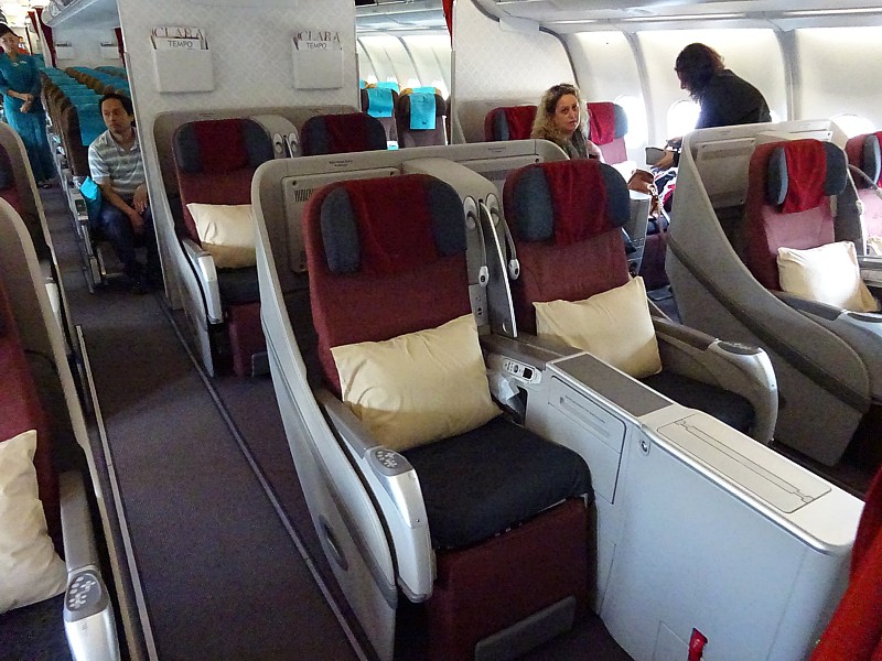 garuda boeing 777 business class