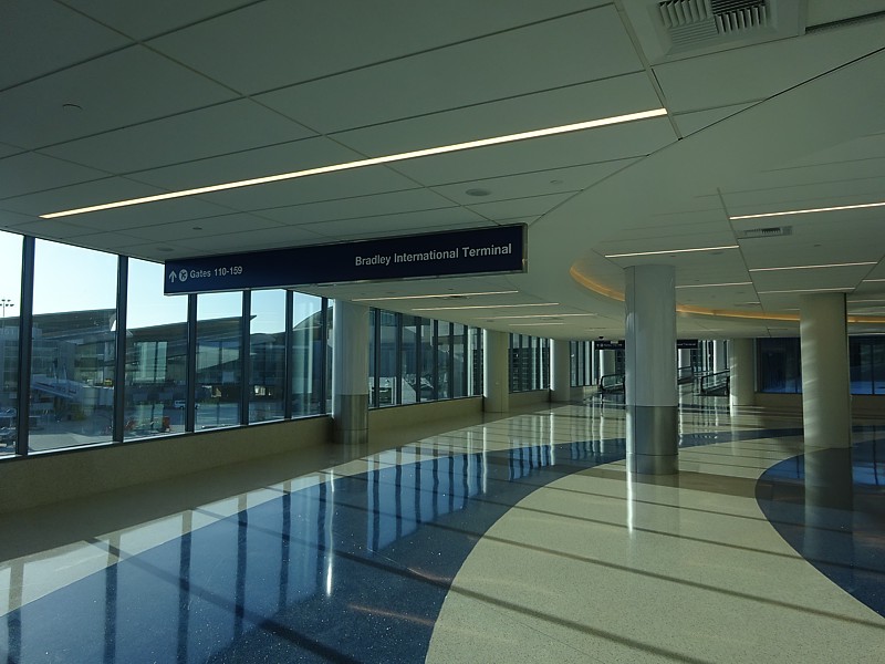 tripreport americanairlines LAX SYD economy Airside connector from