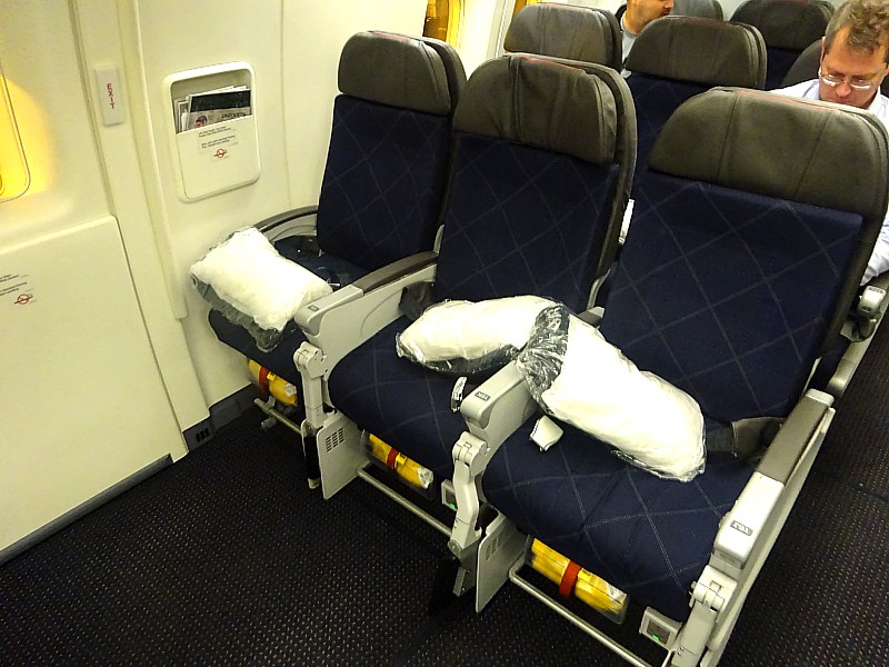 Trip Report American Airlines Boeing 777 300ER Los Angeles to Sydney