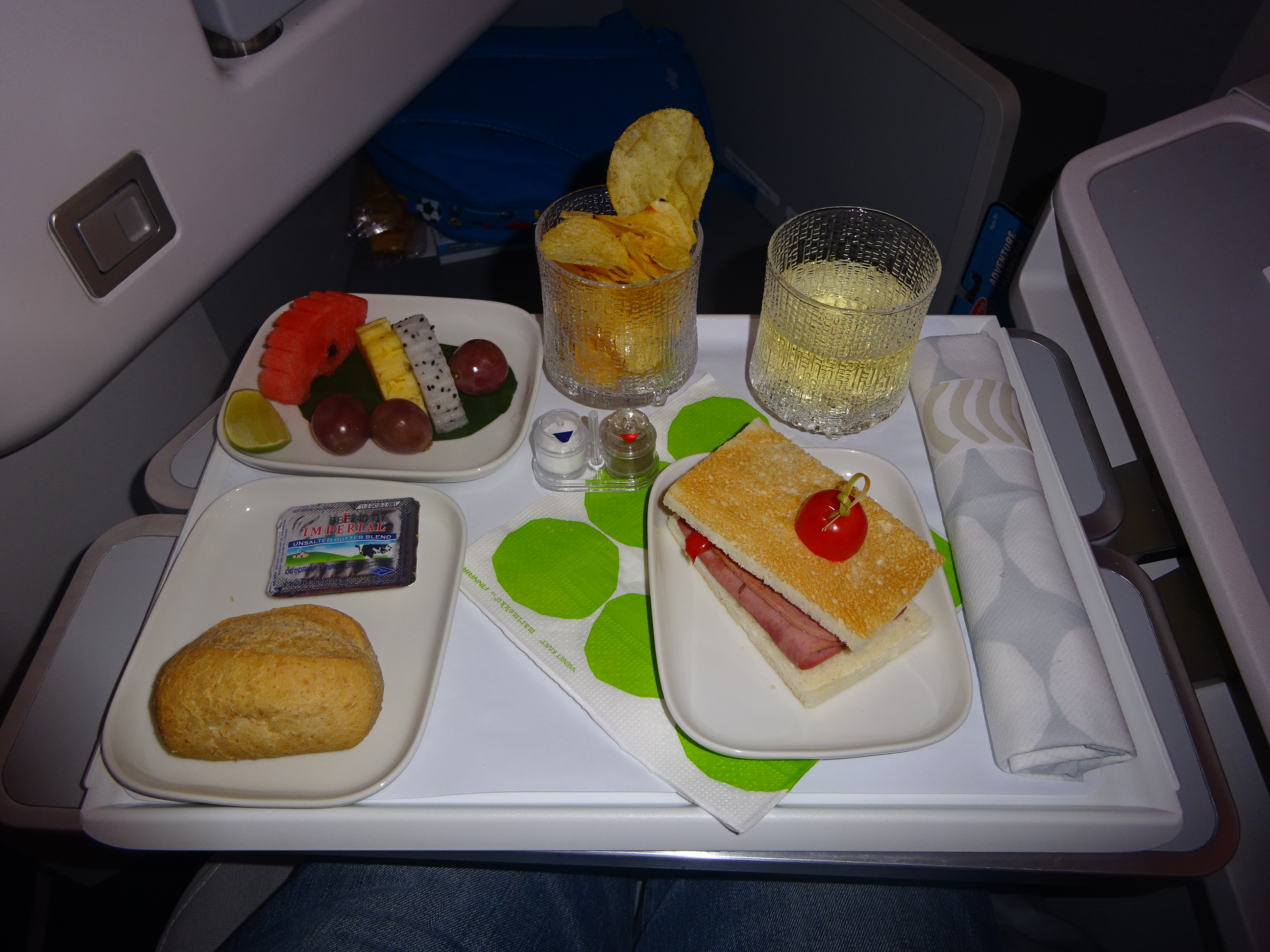 finnair business seat lounge meals Finnair A350 Business