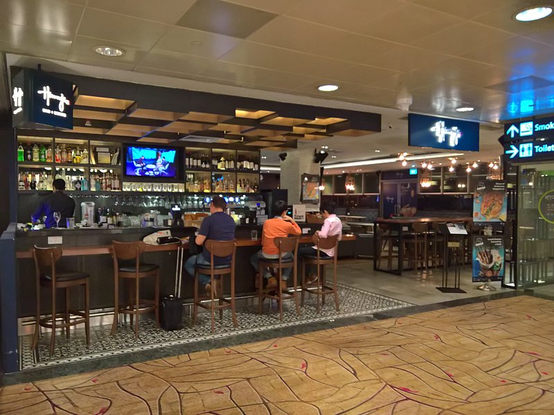 singapore airport bars drinking Singapore Airport Harry's