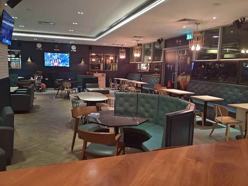 singapore airport bars drinking Singapore Airport Harry's