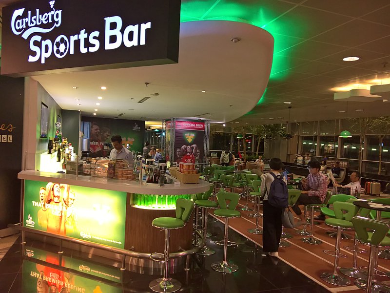 singapore airport bars drinking Singapore Airport Carlsberg