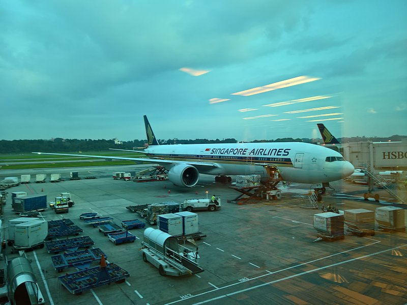 singapore airport bars drinking