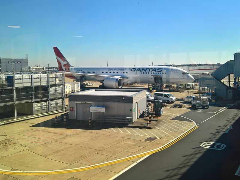 Qantas London Perth BusinessClass Tripreport Qantas 787 at