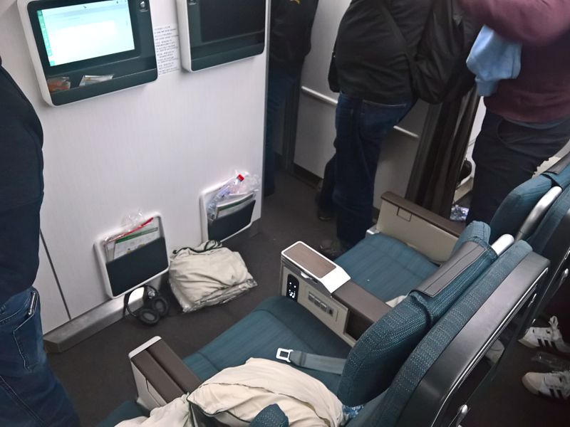 cathay pacific a350 premium economy Cathay Pacific A350