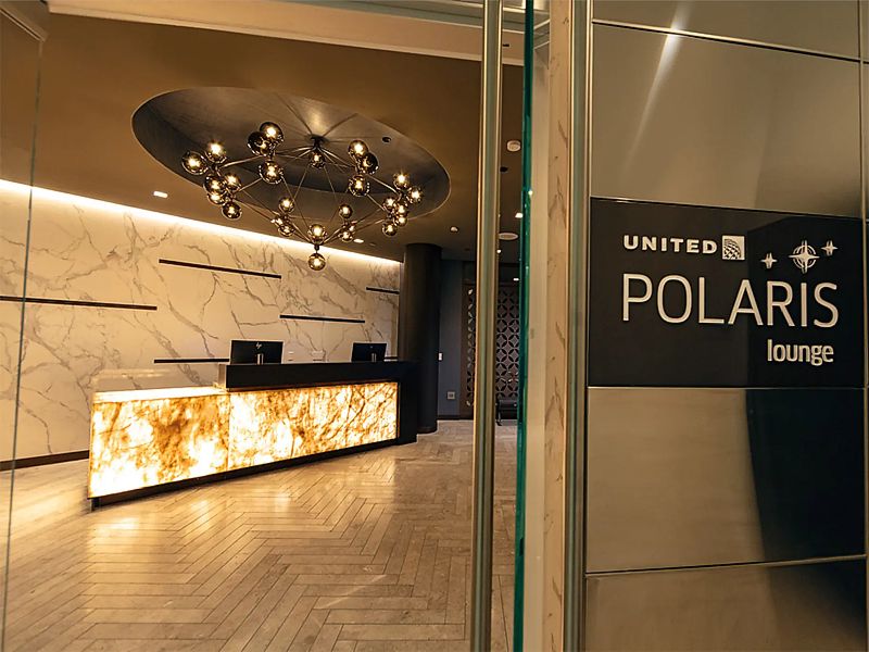 united polaris losangeles lounge 6