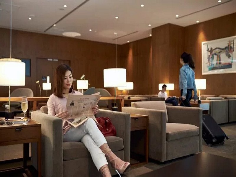 cathay pacific singapore lounge 4