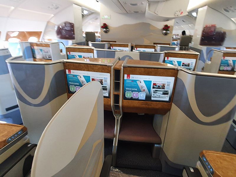 emirates dubai london business class