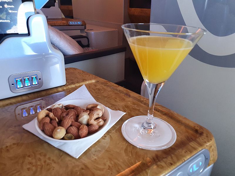 emirates dubai london business class