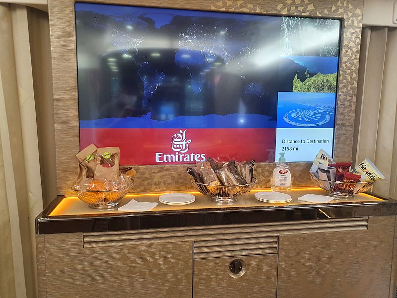 emirates dubai london business class