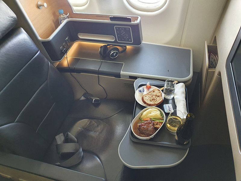 qantas a330 business class cairns to sydney