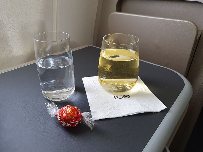 qantas a330 business class cairns to sydney