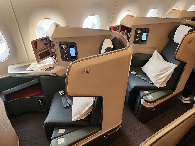 Trip report Cathay Pacific A350 Business Class LuxTraveller