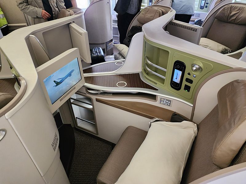 evaairways businessclass bangkok london